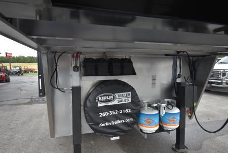 New 2027 Lakota Legacy 8415SR Horse Trailer