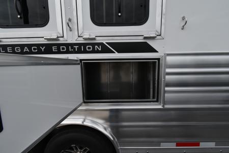 New 2027 Lakota Legacy 8415SR Horse Trailer