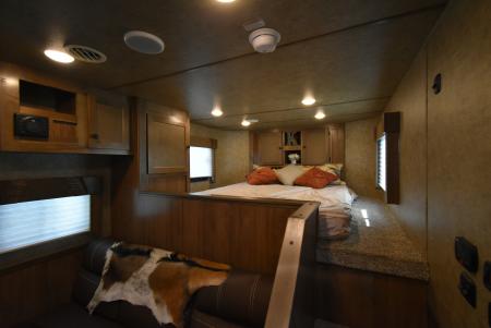 New 2027 Lakota Legacy 8415SR Horse Trailer