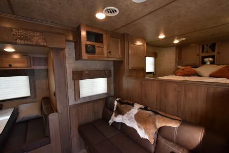 New 2027 Lakota Legacy 8415SR Horse Trailer