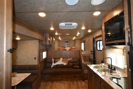 New 2027 Lakota Legacy 8415SR Horse Trailer