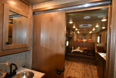 New 2027 Lakota Legacy 8415SR Horse Trailer