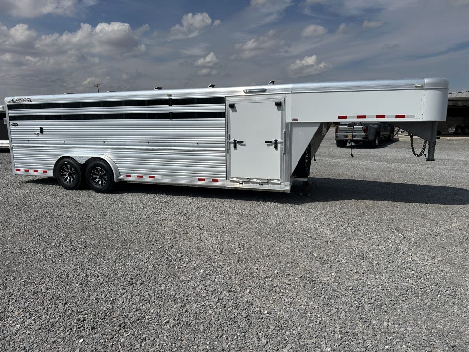 Used 2015 Cimarron Showstar 9064