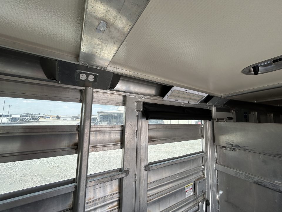 Used 2015 Cimarron Showstar 9064