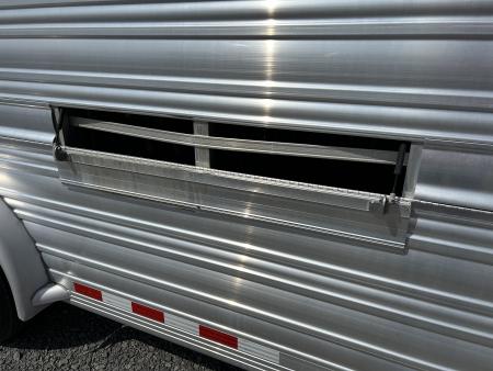 Used 2015 Cimarron Showstar 9064