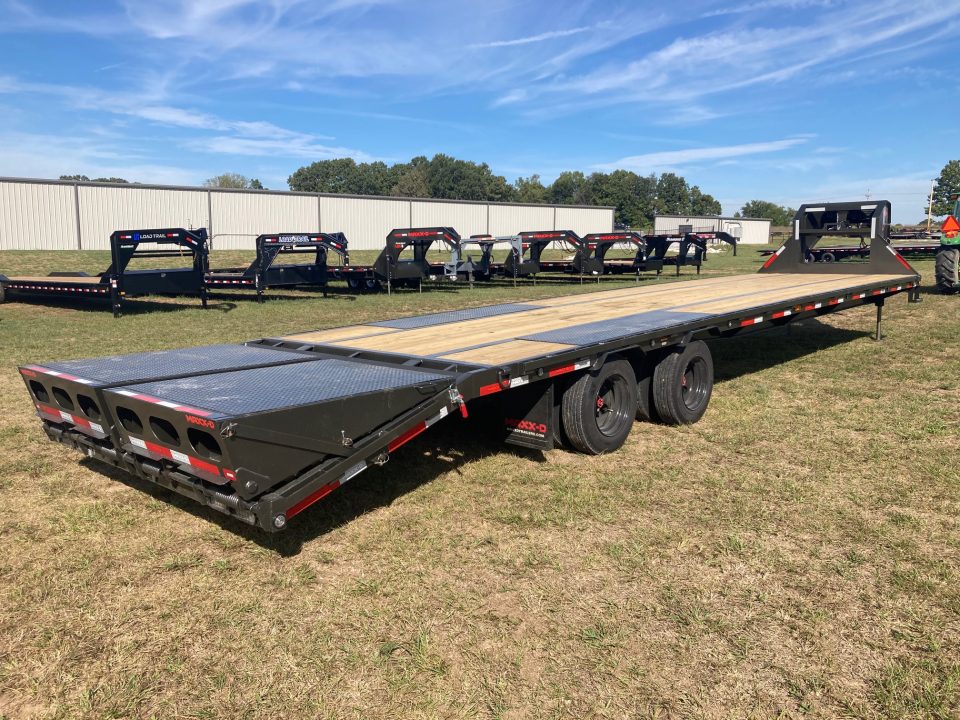 New 2027 MAXX-D 102x36 TANDEM 25.9K GN W/ MAX RAMPS, HYDROJACKS, DISC BRAKES & WIRELESS REMOTE Flatbed Trailer