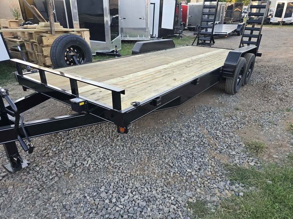 New 2026 82X20 14000LB DELUXE MODEL blow out sale