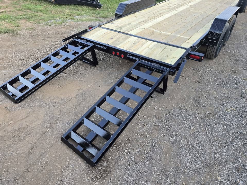 New 2026 82X20 14000LB DELUXE MODEL blow out sale