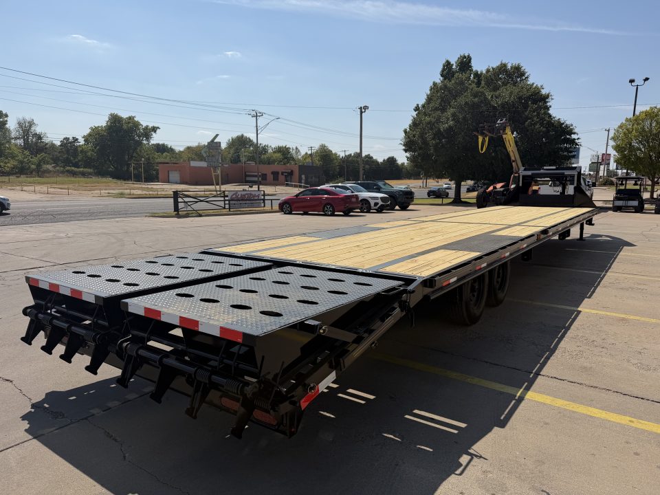 New #144780 2026 MP CUSTOMS 40 X 102 TANDEM AXLE 14K FLATBED GOOSENECK W/ MAXX RAMPS