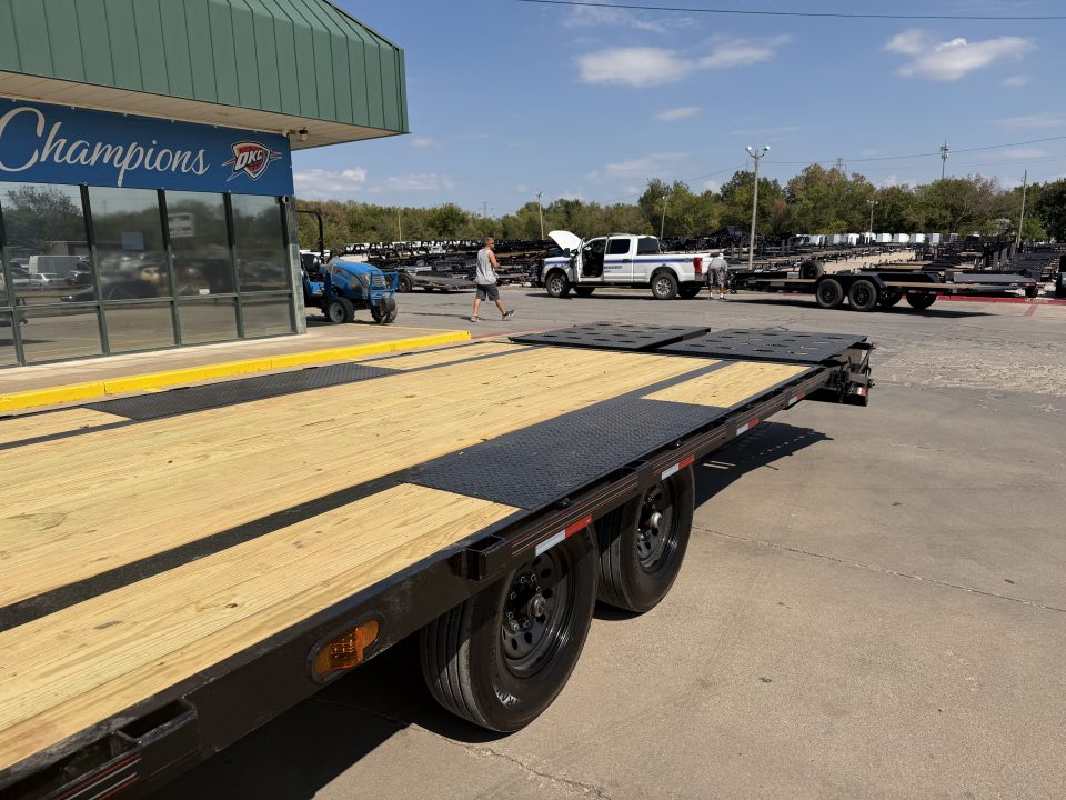 New #144780 2026 MP CUSTOMS 40 X 102 TANDEM AXLE 14K FLATBED GOOSENECK W/ MAXX RAMPS