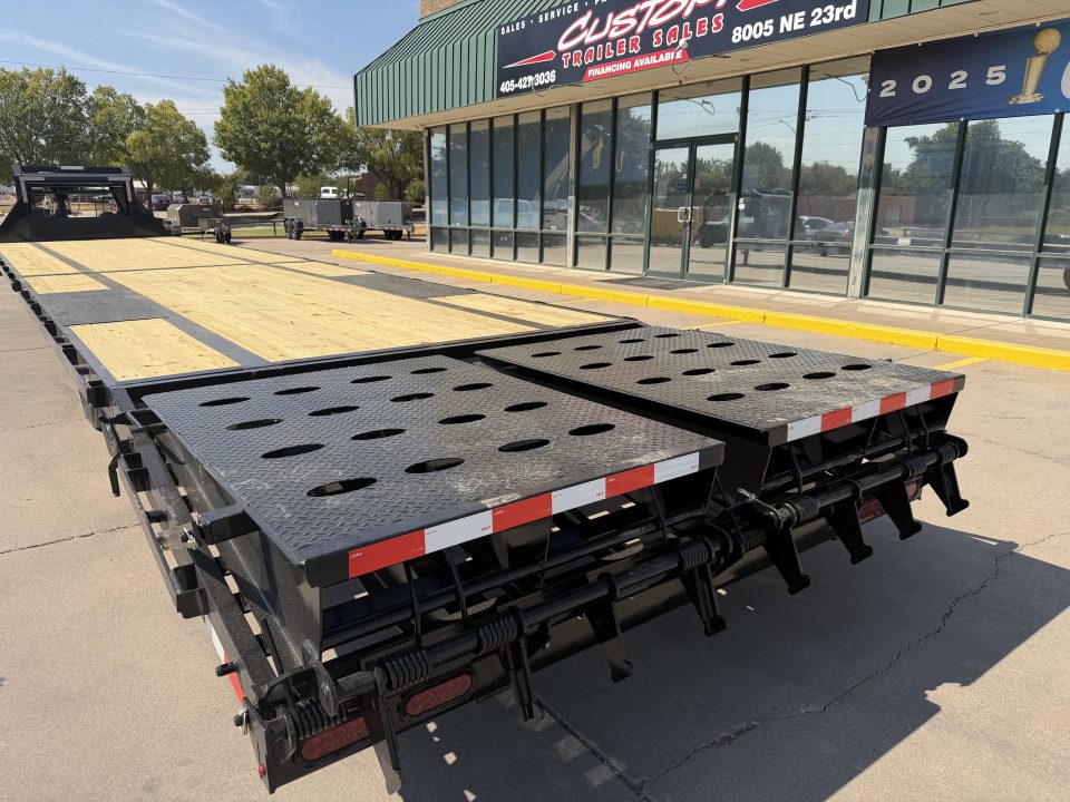 New #144780 2026 MP CUSTOMS 40 X 102 TANDEM AXLE 14K FLATBED GOOSENECK W/ MAXX RAMPS