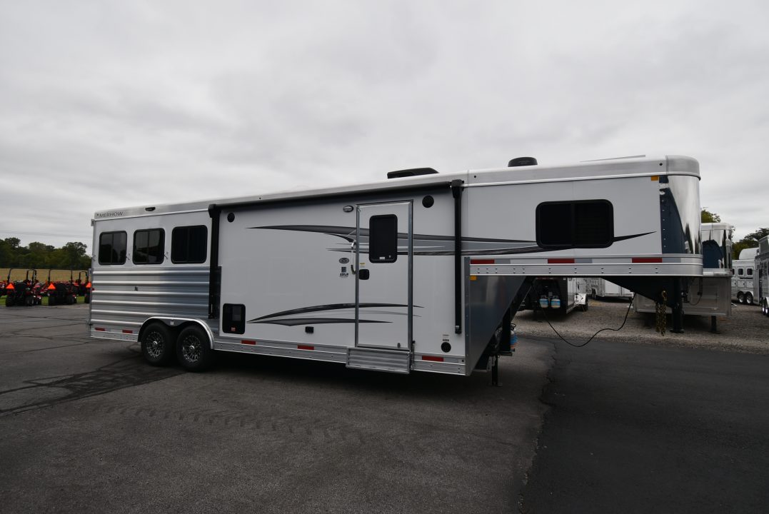 New 2027 Merhow Trailers Stampede Horse Trailer