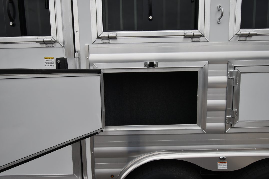 New 2027 Merhow Trailers Stampede Horse Trailer