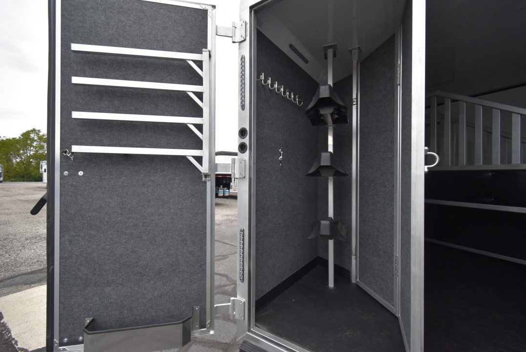 New 2027 Merhow Trailers Stampede Horse Trailer