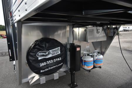 New 2027 Merhow Trailers Stampede Horse Trailer