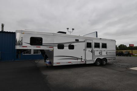 New 2027 Merhow Trailers Stampede Horse Trailer