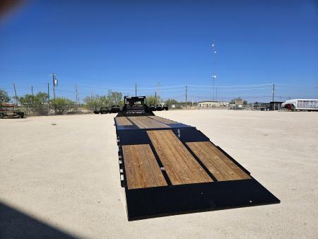 New 2027 Load Trail 30K 32' Hydraulic Dovetail w/ Hydraulic Jacks