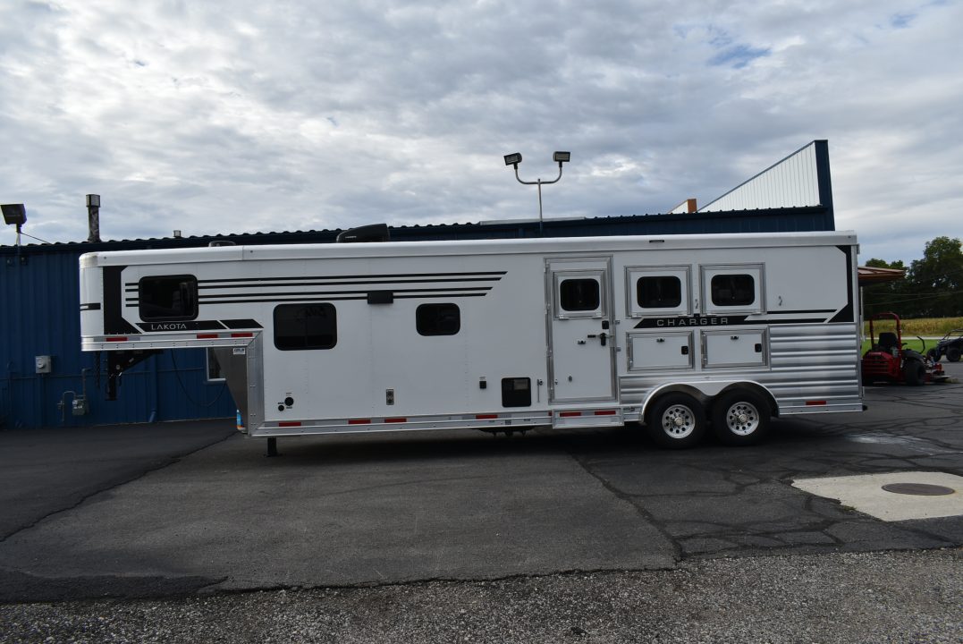New 2027 Lakota Charger 8311 Horse Trailer