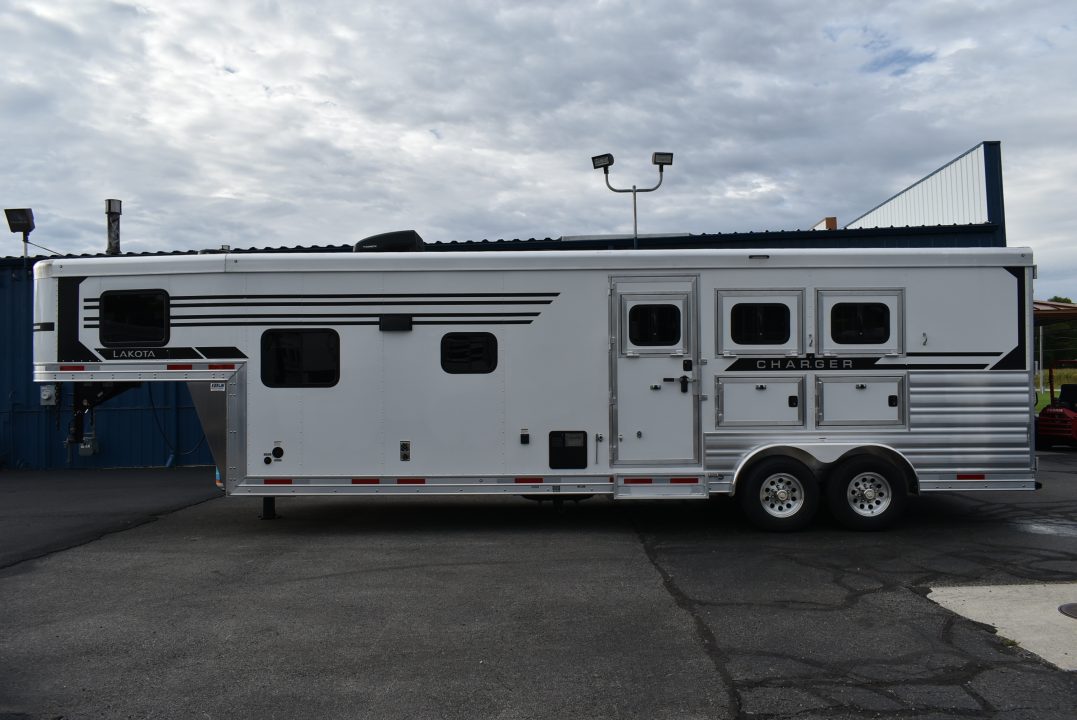 New 2027 Lakota Charger 8311 Horse Trailer