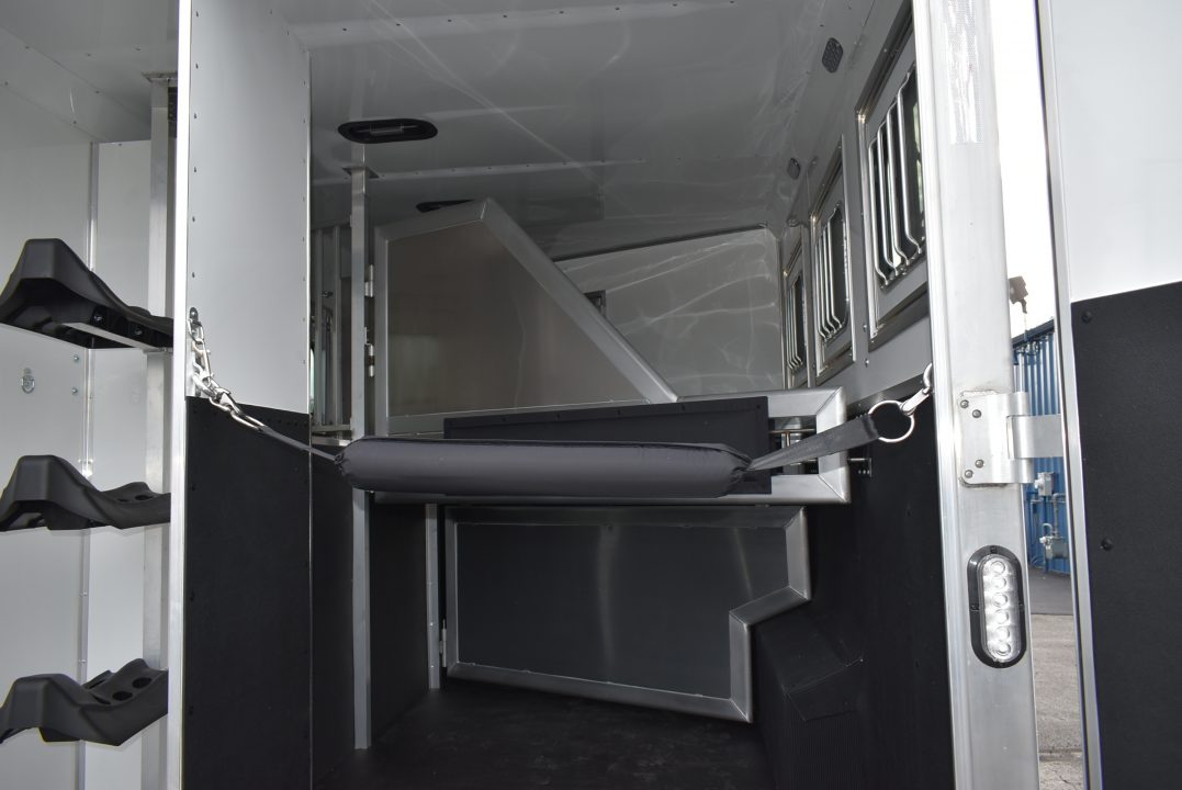 New 2027 Lakota Charger 8311 Horse Trailer