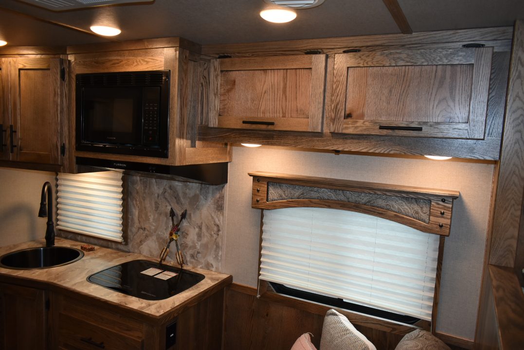 New 2027 Lakota Charger 8311 Horse Trailer