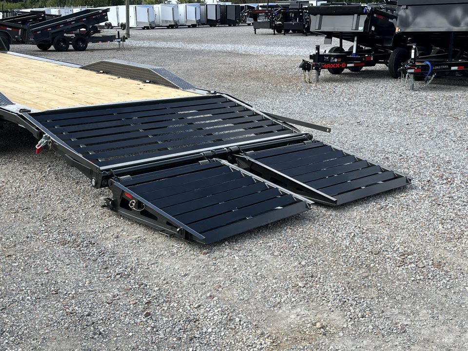New 2027 MAXXD Gooseneck Trailer | 102" x 26' 18K GVWR
