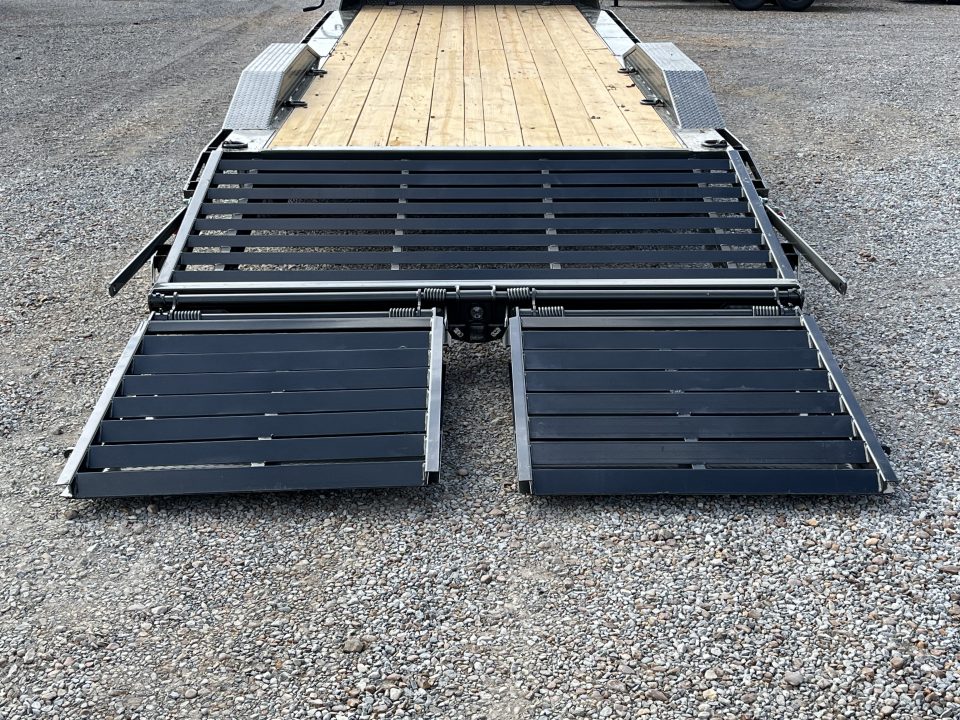 New 2027 MAXXD Gooseneck Trailer | 102" x 26' 18K GVWR