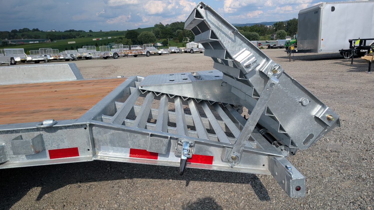 New 2027 BWise 22' (19+3) HD Lo Pro TRI-AXLE Equipment Hauler (21000# GVW)