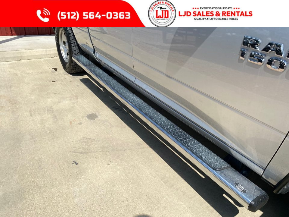 Used 2017 RAM 1500 EXPRESS - 4X4 - QUAD CAB Truck