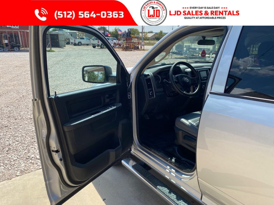 Used 2017 RAM 1500 EXPRESS - 4X4 - QUAD CAB Truck