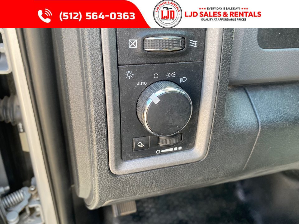 Used 2017 RAM 1500 EXPRESS - 4X4 - QUAD CAB Truck