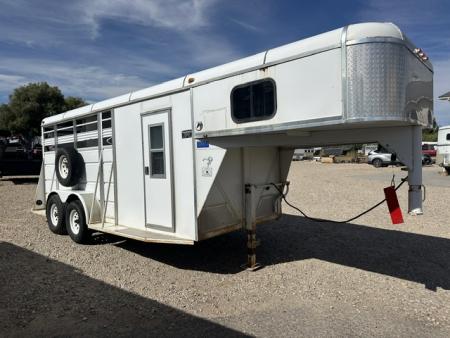 Used 2005 Ponderosa 3 Horse Slant