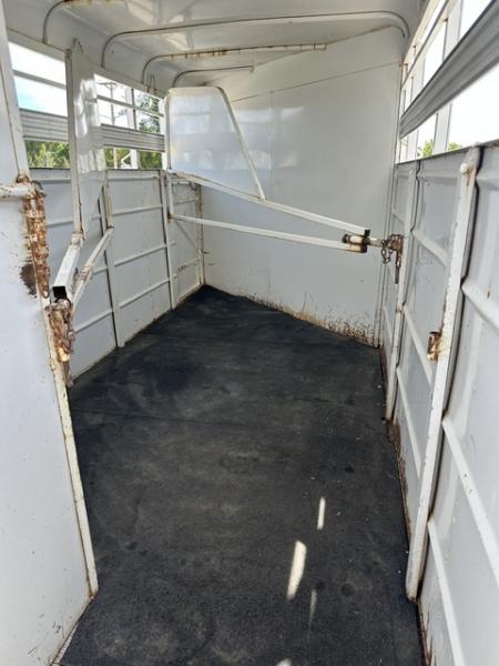 Used 2005 Ponderosa 3 Horse Slant