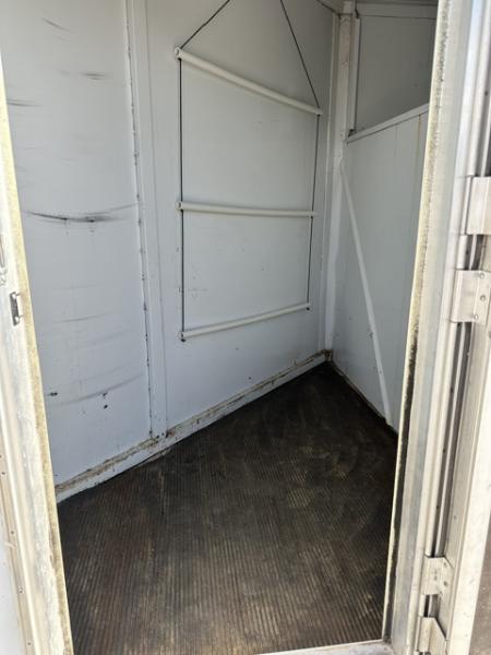 Used 2005 Ponderosa 3 Horse Slant