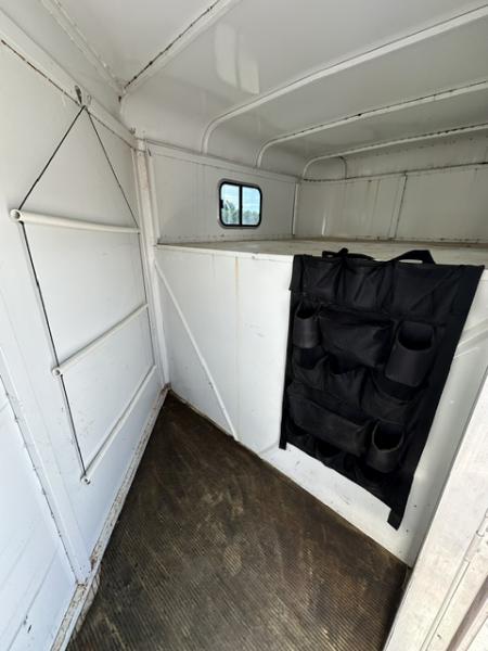 Used 2005 Ponderosa 3 Horse Slant