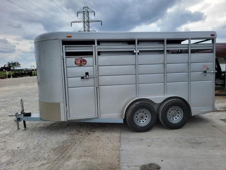 Used 2023 Maxwell Used Like New Horse Trailer