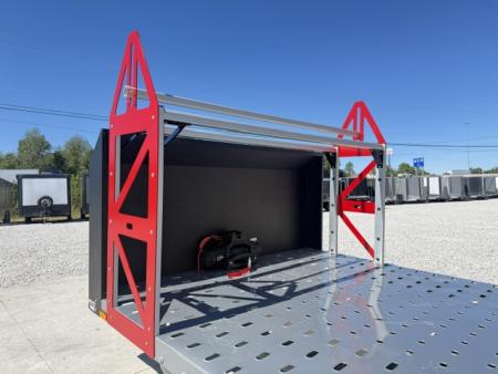 New Futura SHIFTR 8000- Hydraulic Lowering Trailer W/ Tyre Rack, Jockey Jack, Spare Tire, Winch and Rock Guard