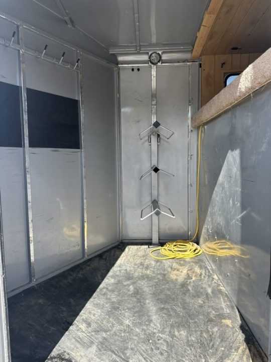 Used 2014 Titan 3 Horse Slant