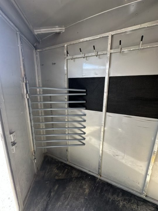 Used 2014 Titan 3 Horse Slant