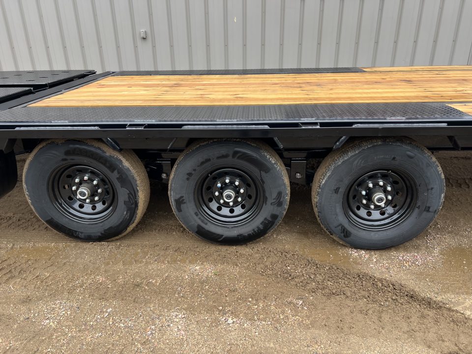 New 2027 PJ Trailers 28 LS Gooseneck Triple Axle Flatbed Trailer