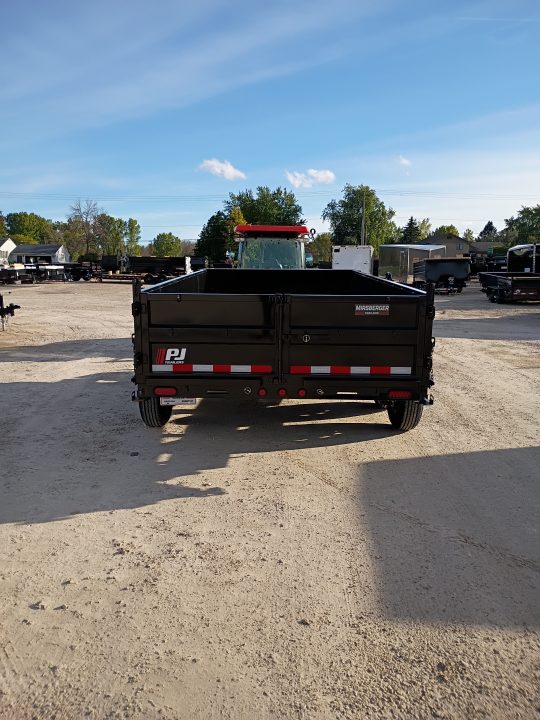 New 2027 PJ Trailers D7142