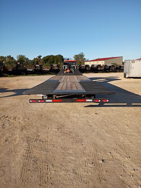 New 2027 Diamond C Trailers FMAX212 HDT 32X102