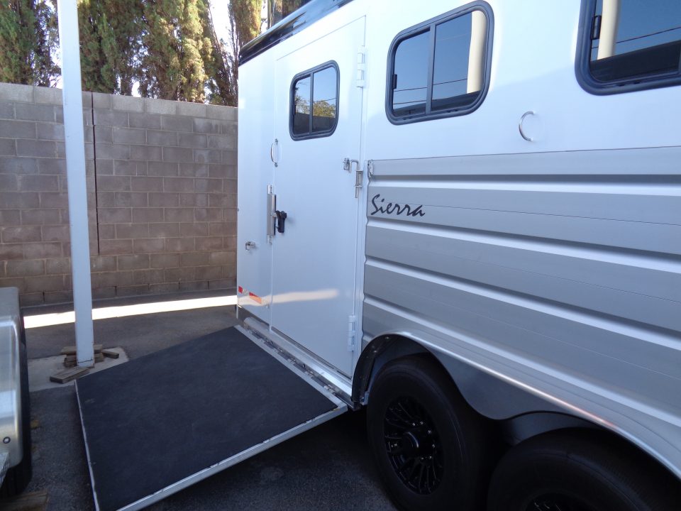 New 2027 Trails West * Sierra LQ 3-H 13x17 * Sierra LQ 3-Horse Side Load Rear Tack Horse Trailer w/ Slide Out