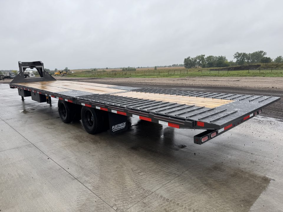 New 2027 Diamond C Trailers FMAX212HDT Deckover Trailer