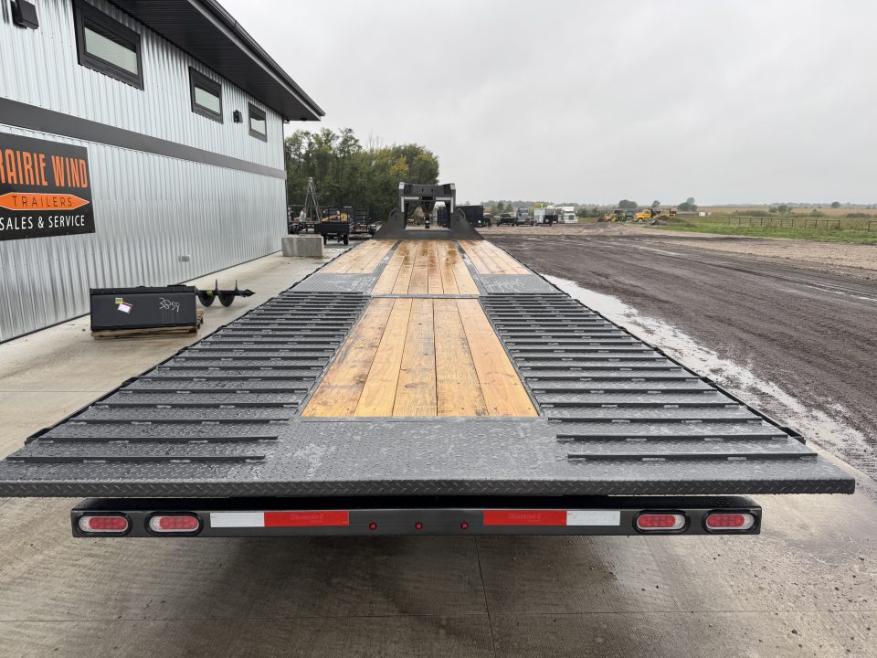 New 2027 Diamond C Trailers FMAX212HDT Deckover Trailer