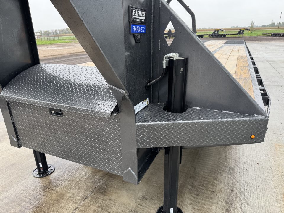 New 2027 Diamond C Trailers FMAX212HDT Deckover Trailer