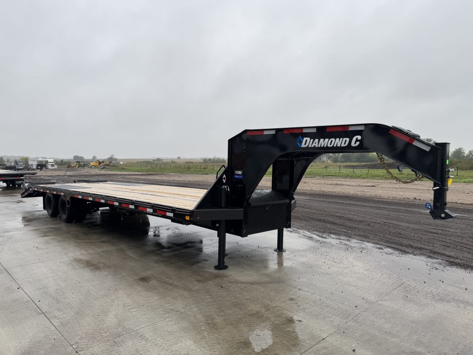 New 2027 Diamond C Trailers FMAX212 Deckover Trailer