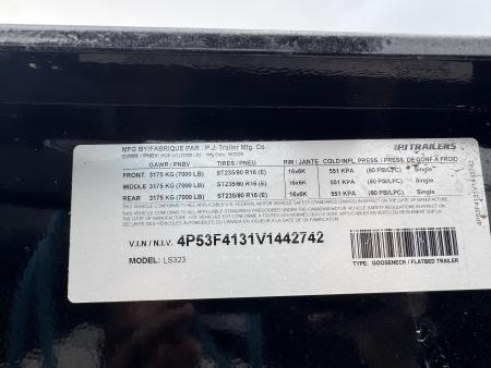 New 2027 PJ Trailers LS32GN Deckover Trailer