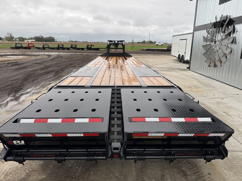 New 2027 PJ Trailers LD36GN Deckover Trailer