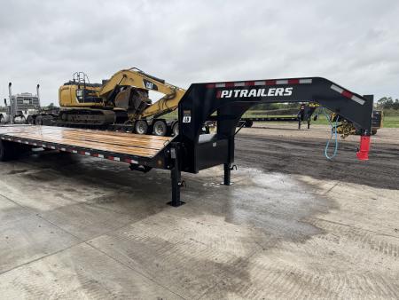 New 2027 PJ Trailers LD36GN Deckover Trailer